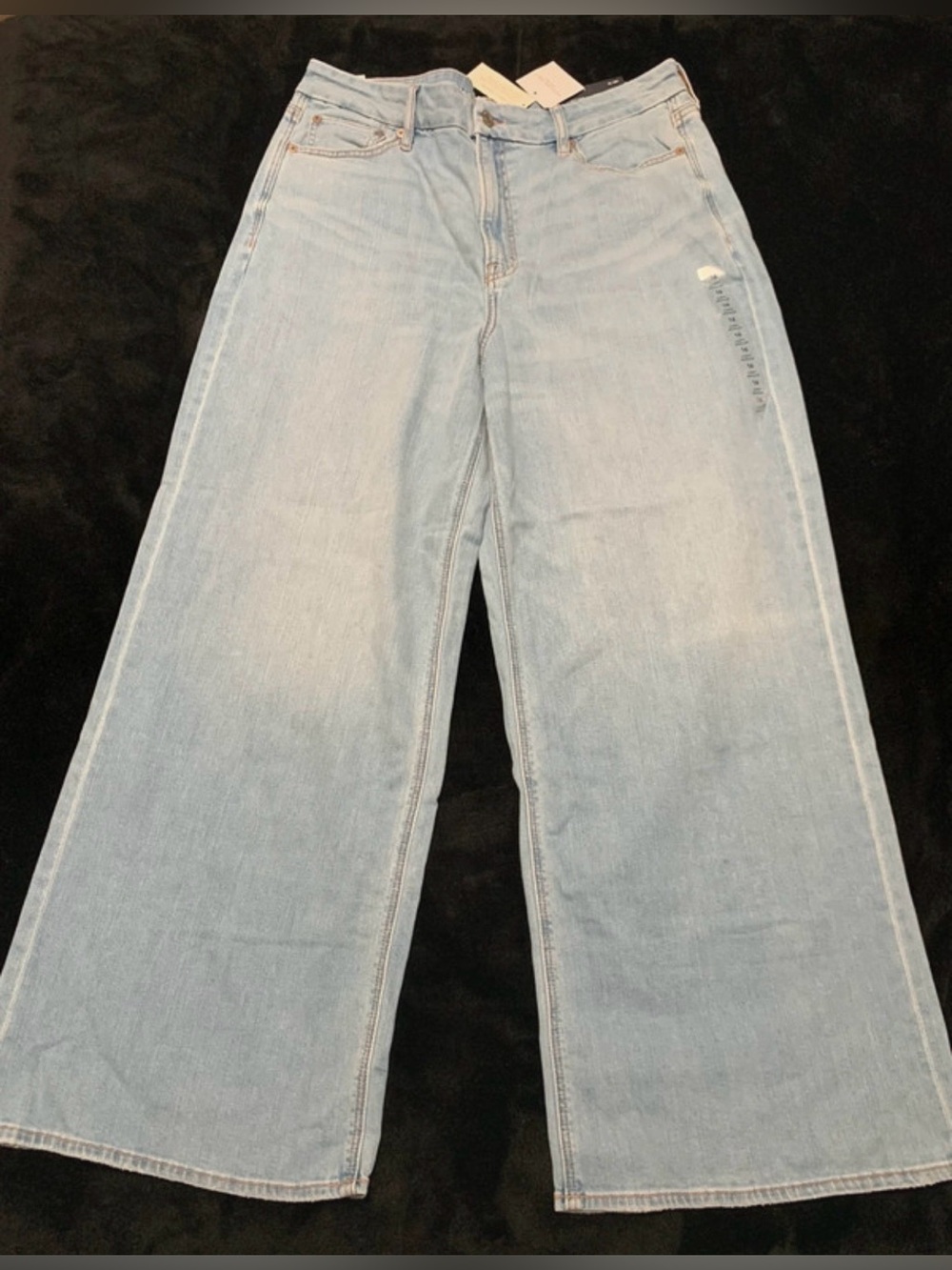 American Eagle Size 16 Women’s High-Rise Light Blue Wide Leg Jeans